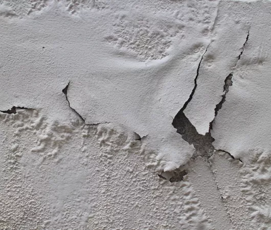 peinture cloque sur un mur